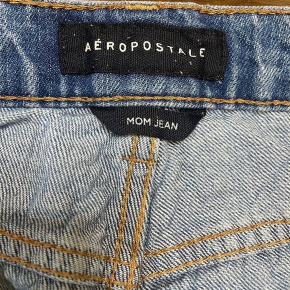 Aeropostale size 8 distressed mom jeans - Picture 6 of 6